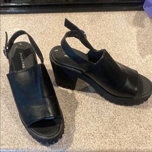 MADDEN GIRL Women's Sunnyside Lug Sole Sandal in Black, Size 8